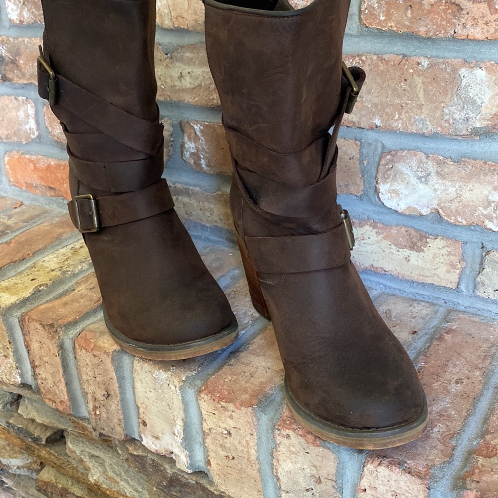 Leather wrap boots - Picture 2 of 6